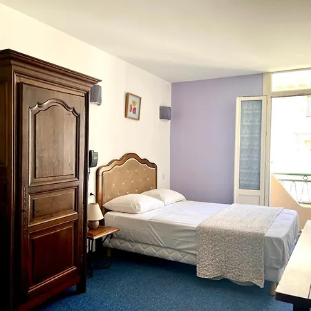 Le National Hotel