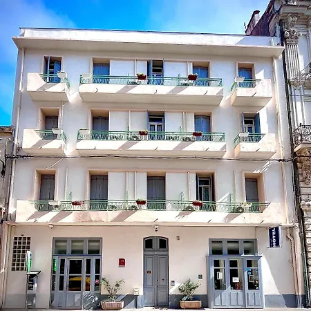 Le National Σετ