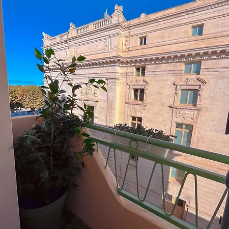Le National Hotel 2*