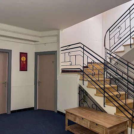 Hotel Le National Centre Gare,ascenseur Sète