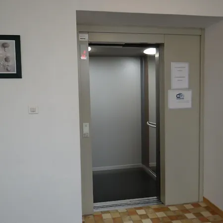 Le National Centre Gare,ascenseur Hotel Sète