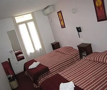 Hotell Le National 2*