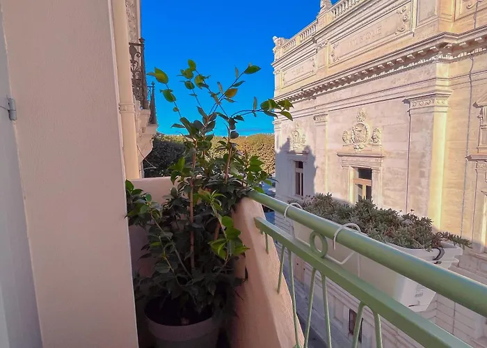 Le National Centre Gare,ascenseur 2* 塞特港